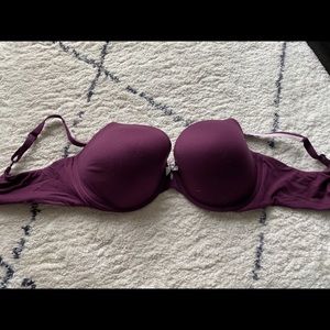 38DD Victoria’s Secret bra